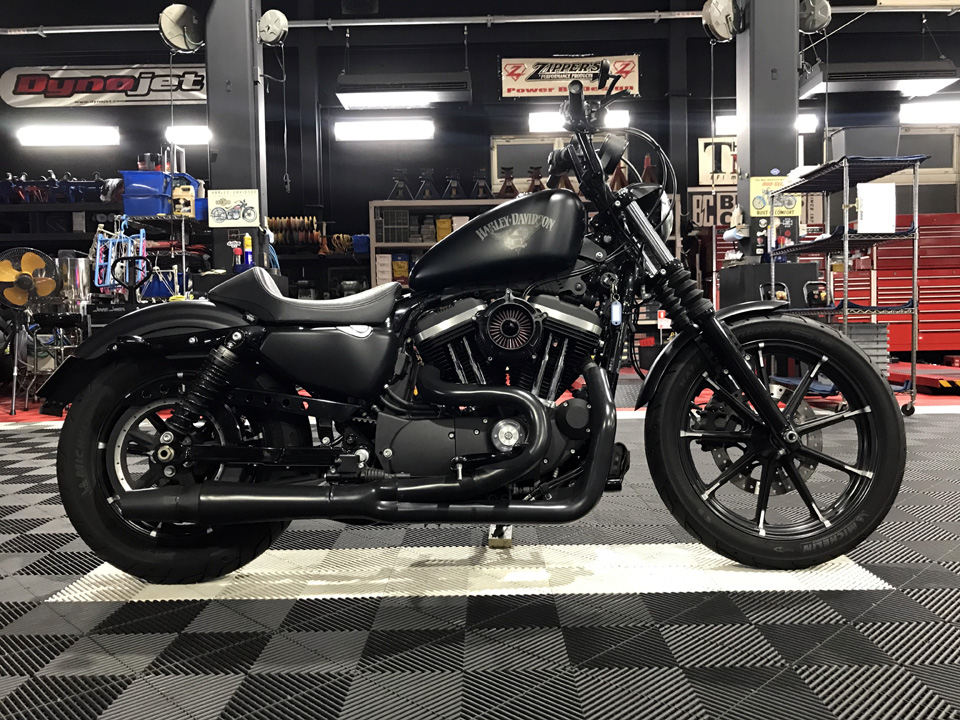 2017y XL883N