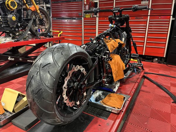 2024y FXBR のカスタム進行中。