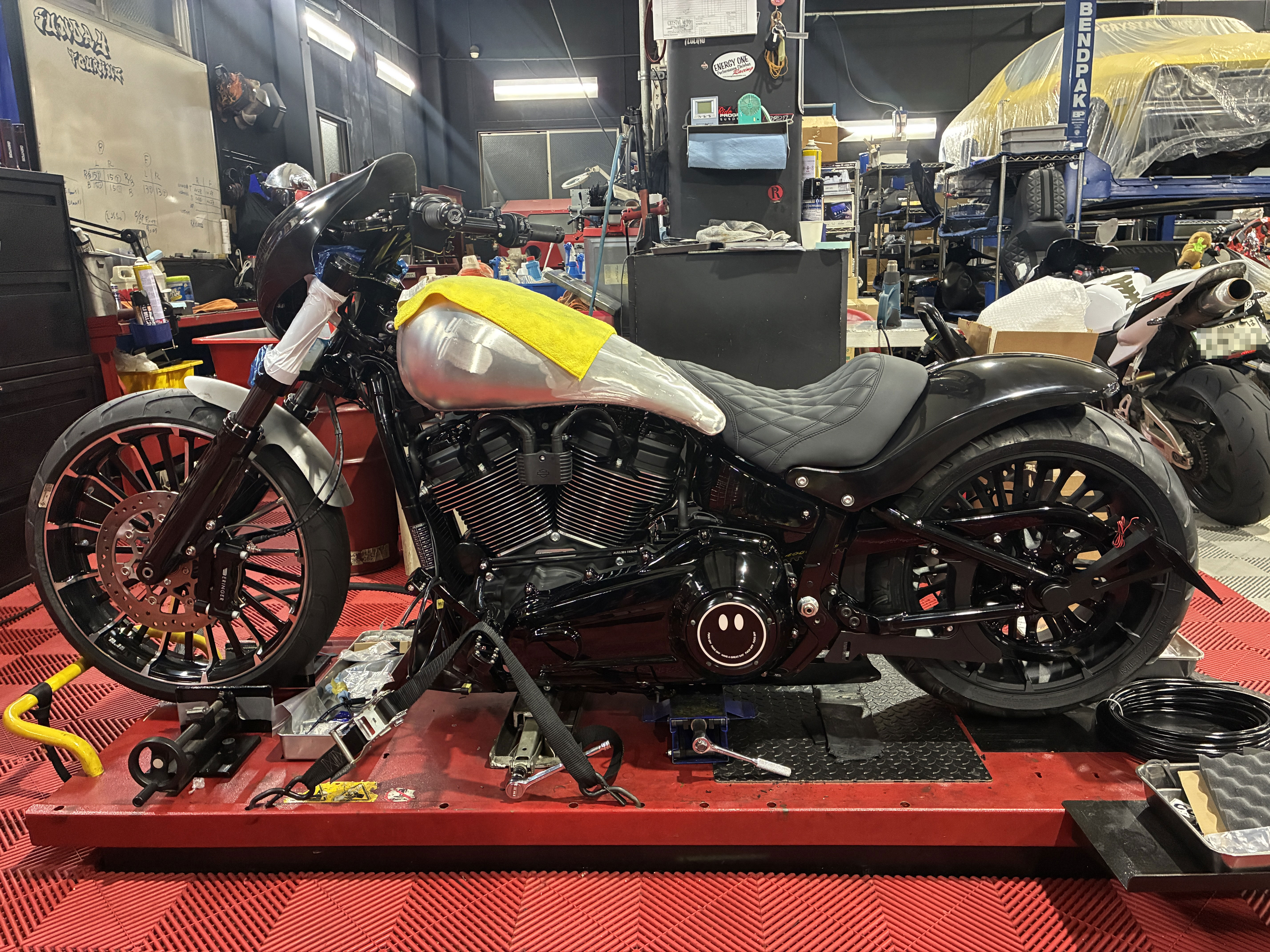 2024y FXBR 外装のフィッティングを行いました。