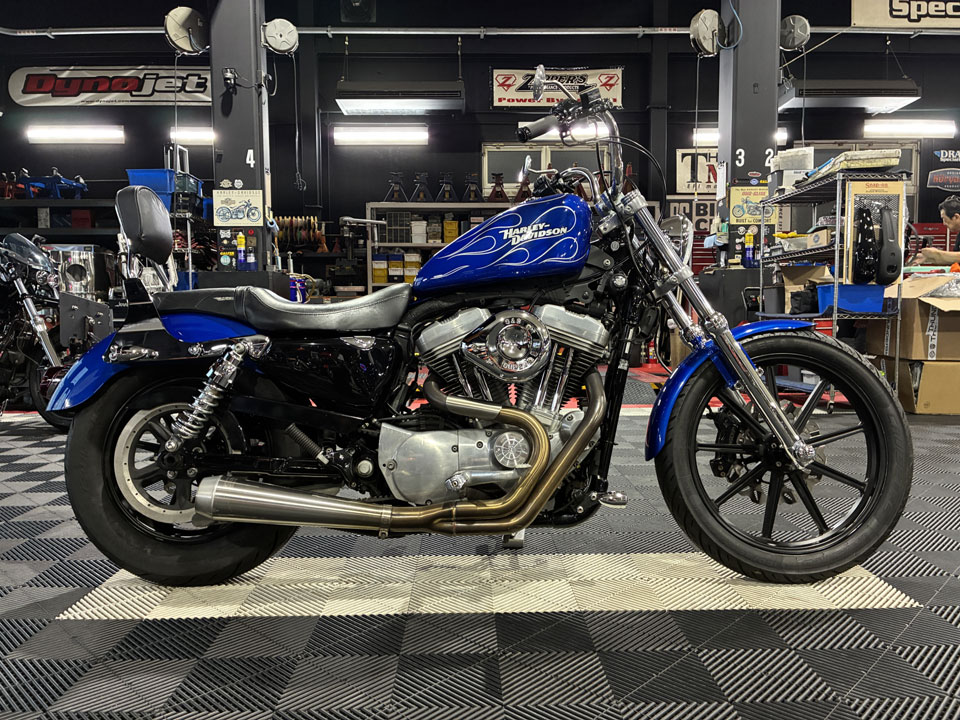 2008y XL883